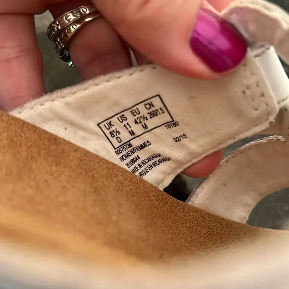 Clarks Collection Sz 11 Ln! White & Tan Leather Beaded Sandals